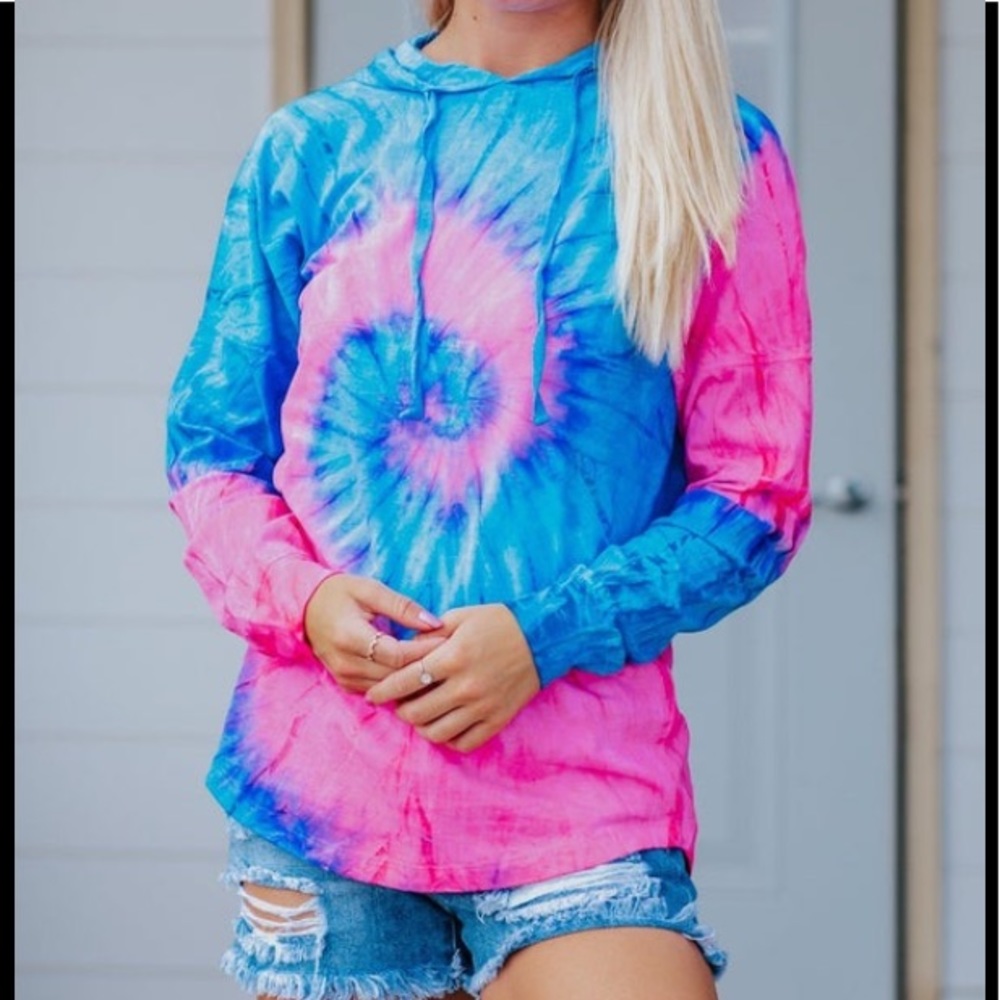 Tie dye hooded top